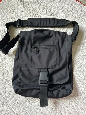 Vintage Y2K Gap Black Nylon Messenger Crossbody Top Handle Techwear Gear Bag